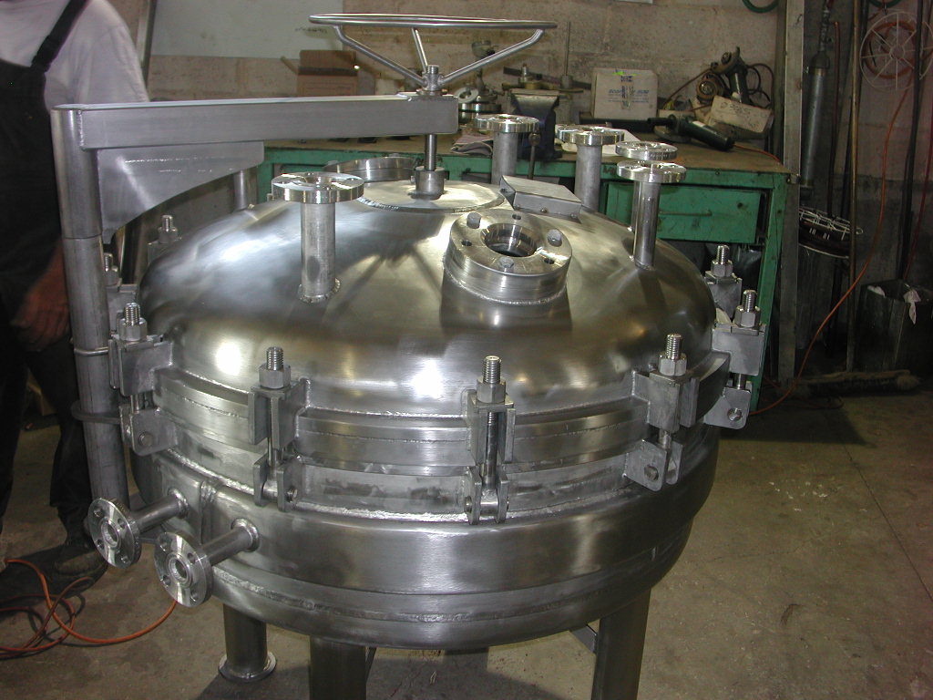 פילטר נוטשה תעשייתי – Nutsche Filter for Solid-Liquid Separation